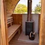 ненийски Holiday home Lom