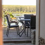 ненийски *