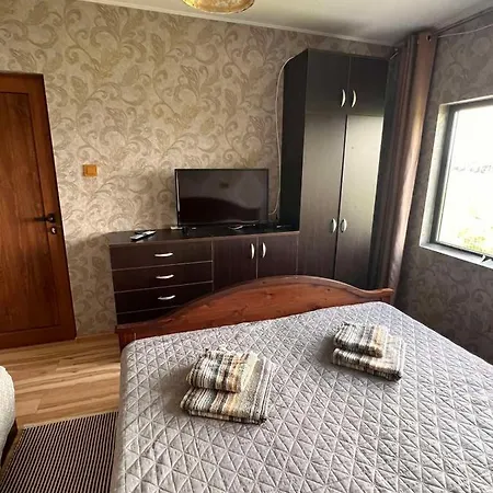 ненийски Lom