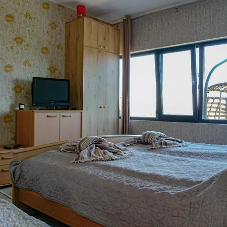 Vakantiehuis ненийски Lom