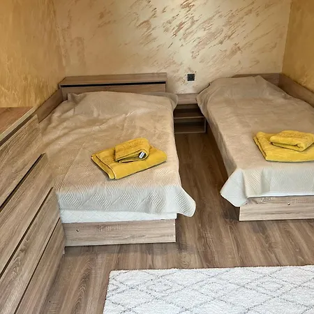 Ваканционна къща ненийски Лом