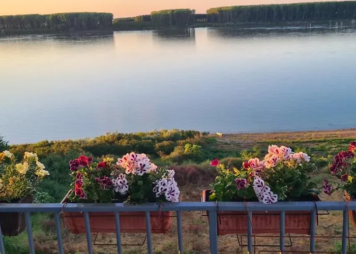 ненийски * Lom