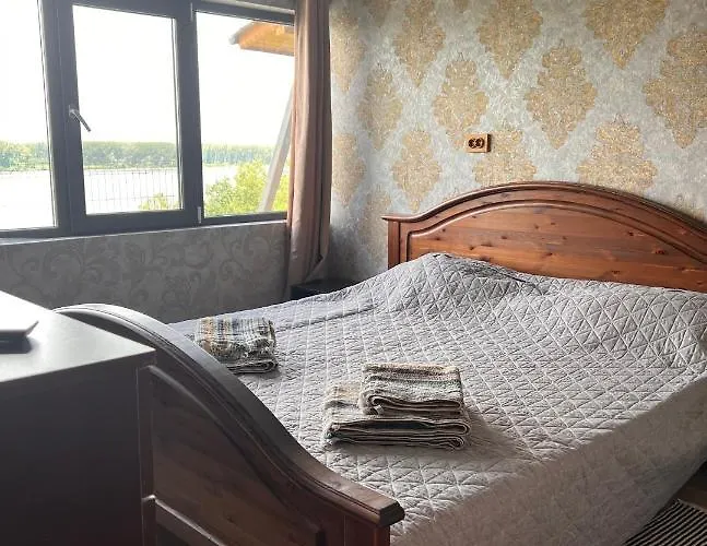 בית נופש ненийски Lom