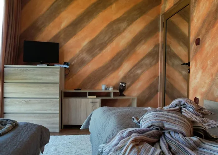 ненийски Lom