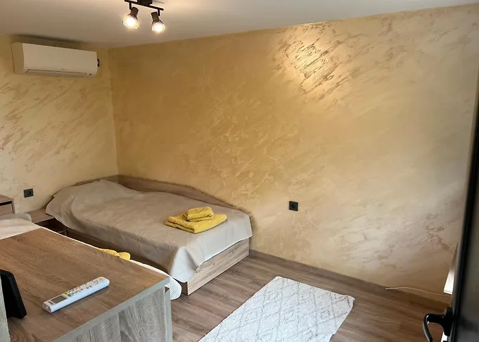 ненийски Lom